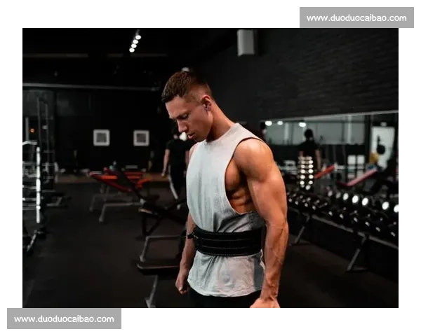 健美比赛精彩瞬间集锦展现运动员极致力量与美感的完美结合